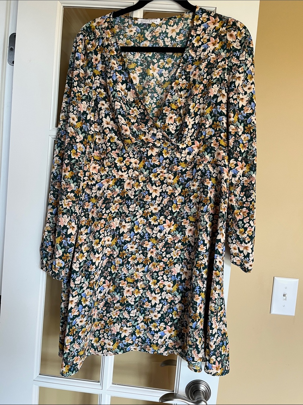 Socialite Floral V-Neck Tunic in Green, Pink and Cream